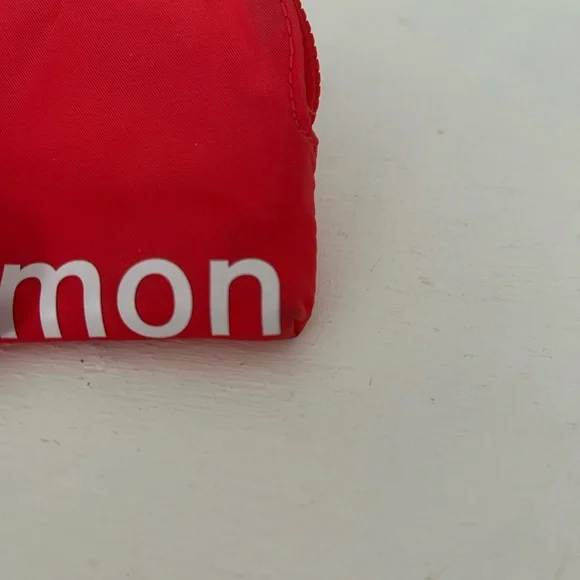 Lululemon Clippable Card Pouch - Picture 3 of 5